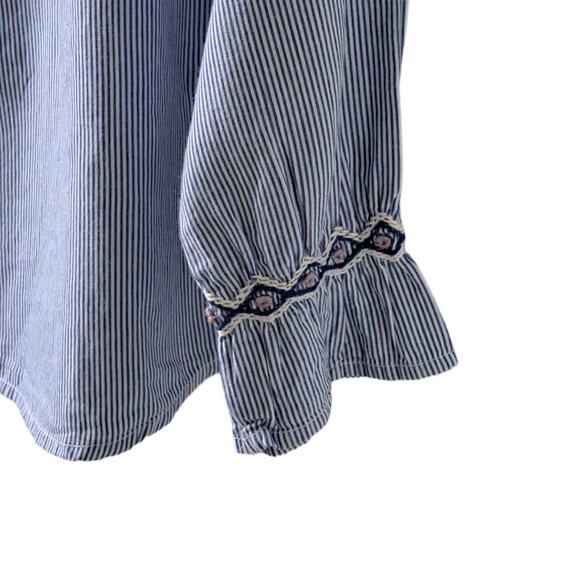 Peek Blue And White Stripe Embroidered Chambray Top Size 10 NWT - Picture 10 of 10